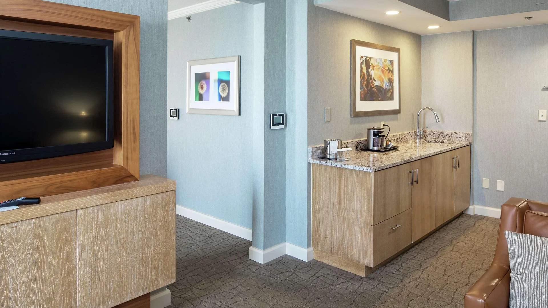 Doubletree By Hilton Pittsburgh-Green Tree